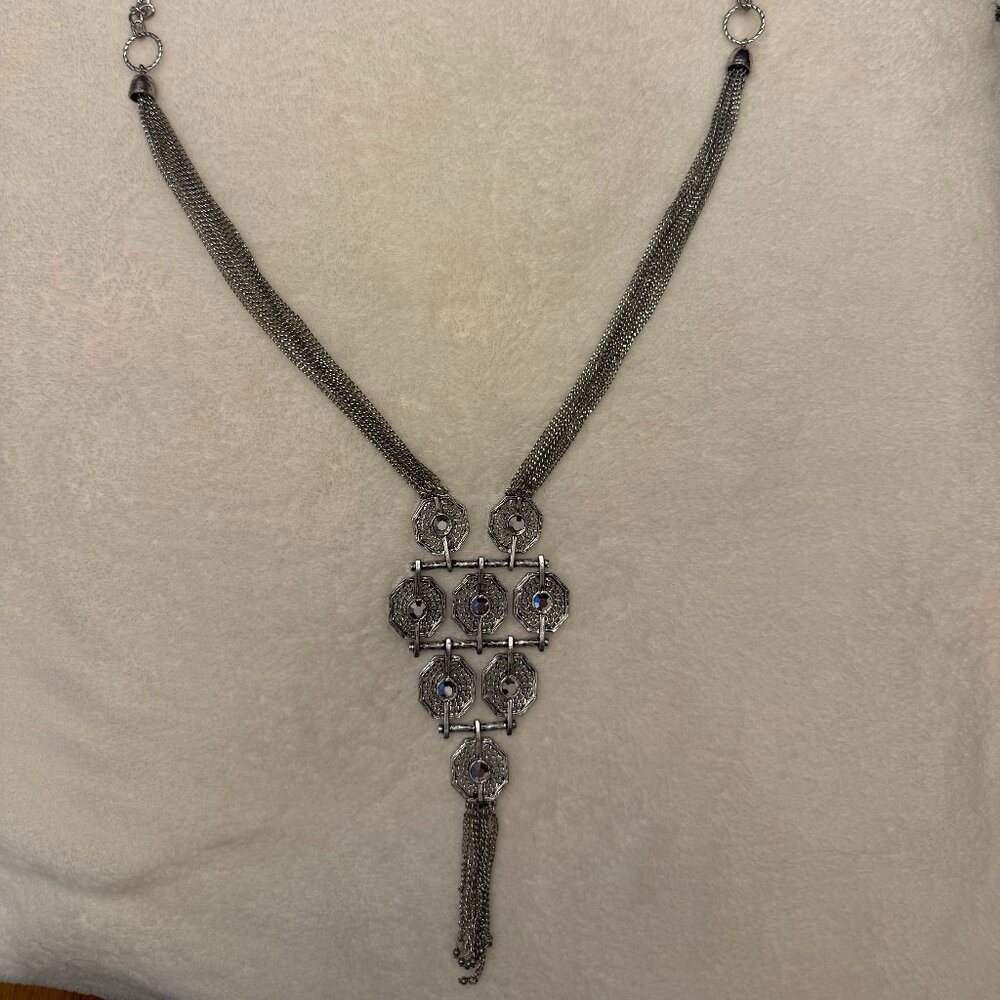 Premier Designs Silver Pendant Necklace